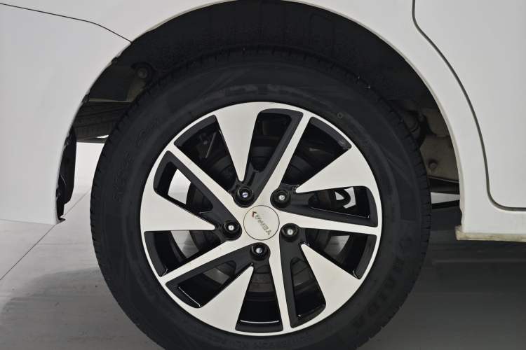 Used Yema Spica 2022 1.5L CVT Luxury Version Exterior 8