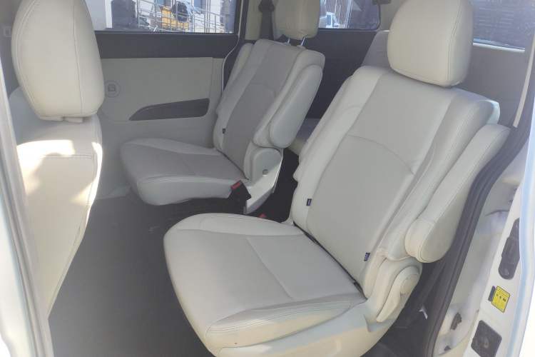 Used Yema Spica 2022 1.5L CVT Luxury Version Interior 4