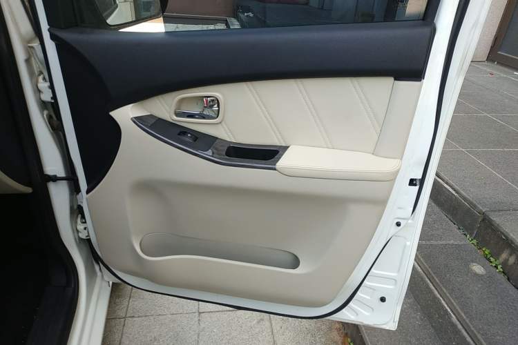 Used Yema Spica 2022 1.5L CVT Luxury Version Interior 5