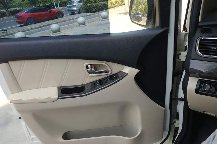 Used Yema Spica 2022 1.5L CVT Luxury Version Interior 7