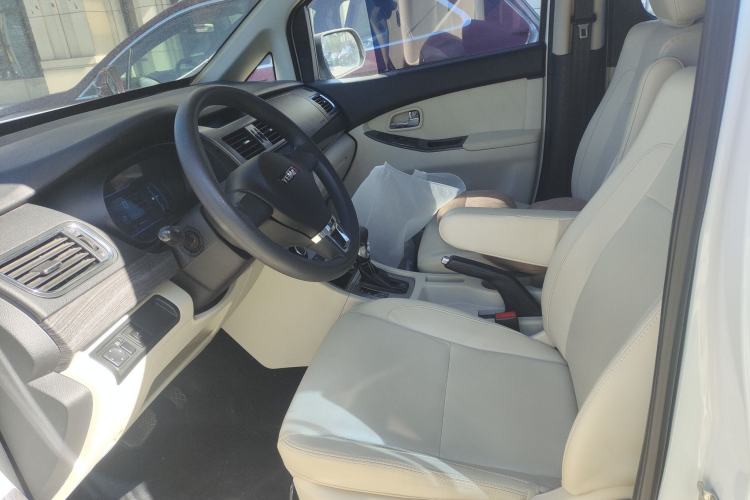Used Yema Spica 2022 1.5L CVT Luxury Version Left Front Seat