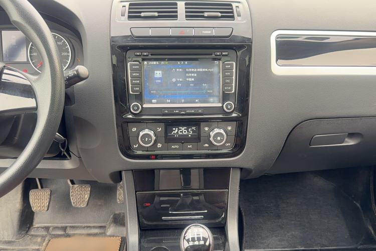 Used Yema T70 2016 Upgraded Model 1.8L Manual Elite Version Audio And AC Panel