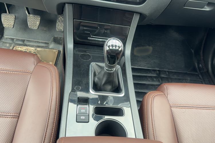 Used Yema T70 2016 Upgraded Model 1.8L Manual Elite Version Gear Lever
