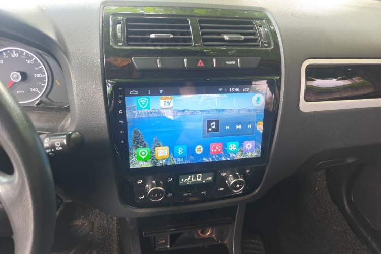 Used Yema T70 2015 1.8L Manual Elite Model Audio And AC Panel
