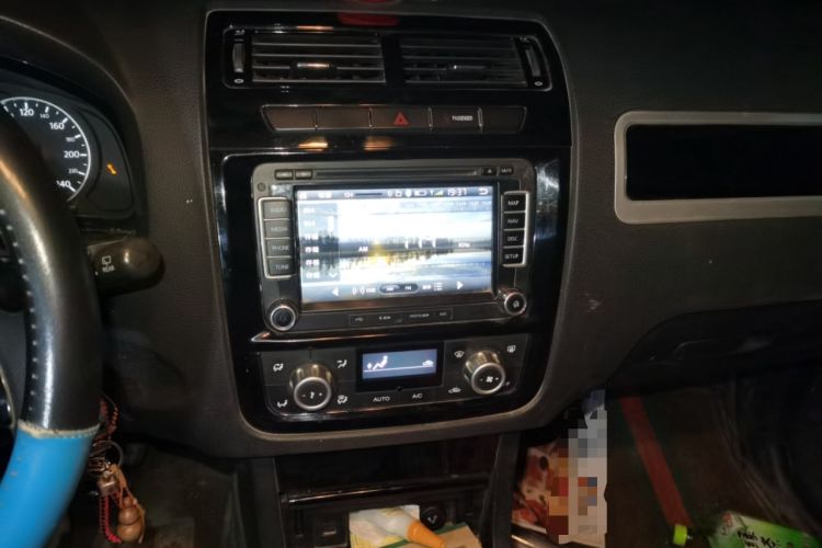 Used Yema T70 2015 1.8L Manual Elite Model Audio And AC Panel