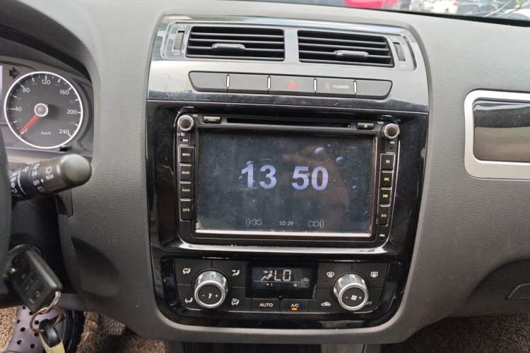 Used Yema T70 2015 1.8L Manual Comfort Model Audio And AC Panel