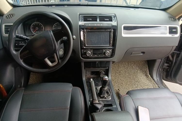 Used Yema T70 2015 1.8L Manual Comfort Model Center Console
