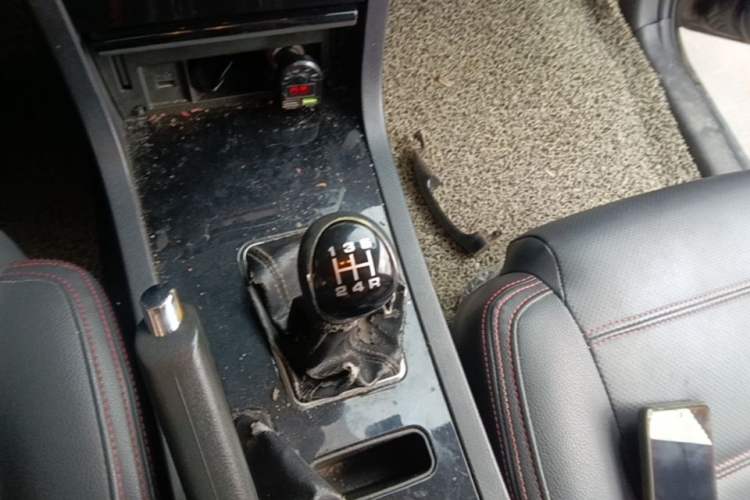 Used Yema T70 2015 1.8L Manual Comfort Model Gear Lever