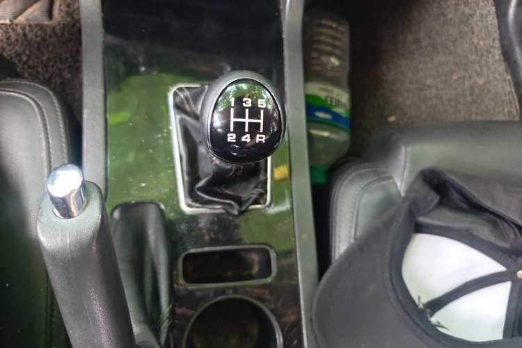 Used Yema T70 2015 1.8L Manual Elite Model Gear Lever