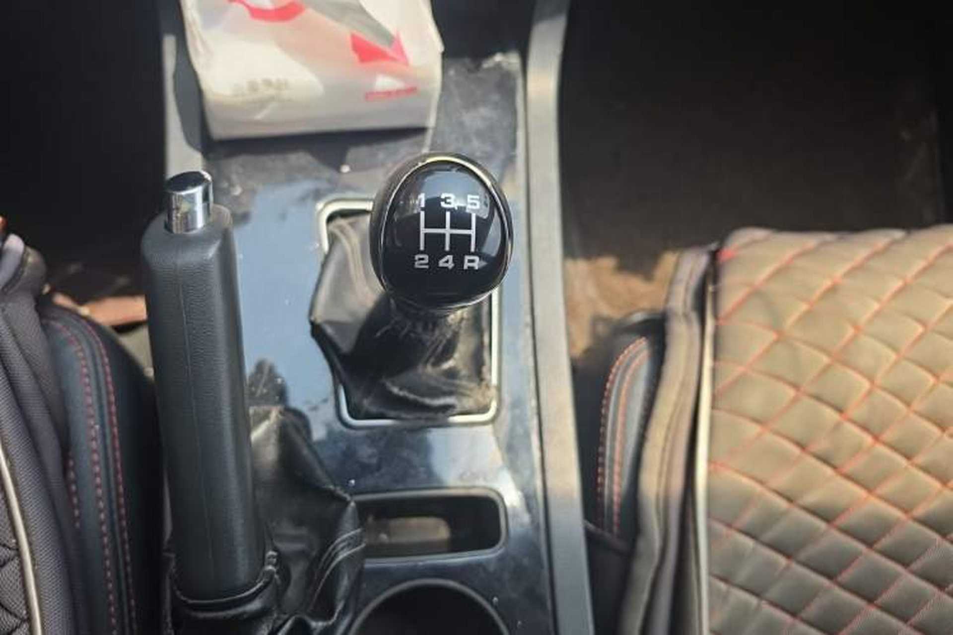 Used Yema T70 2015 Revised 1.8L Manual Elite Version Gear Lever