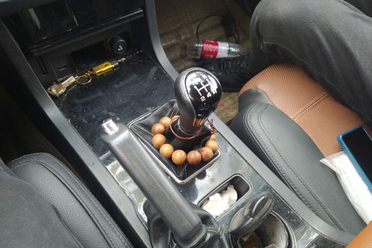 Used Yema T70 2015 1.8L Manual Luxury Model Gear Lever