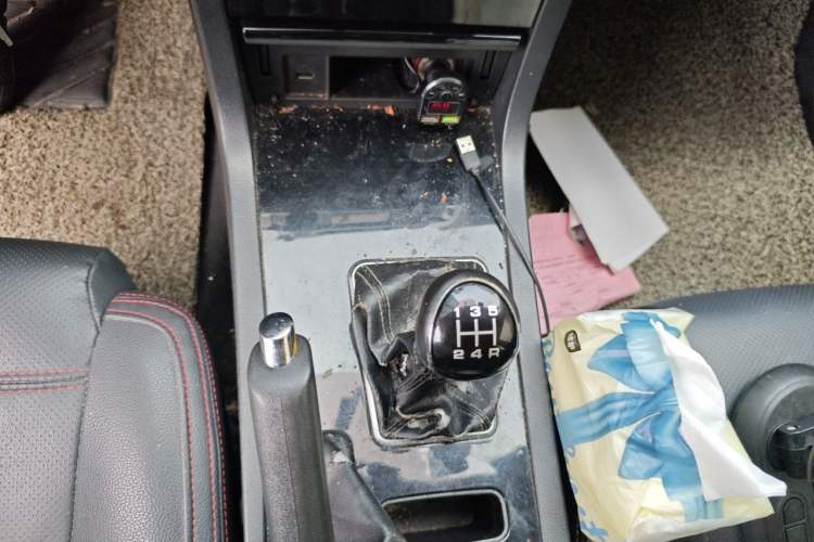Used Yema T70 2015 1.8L Manual Comfort Model Gear Lever