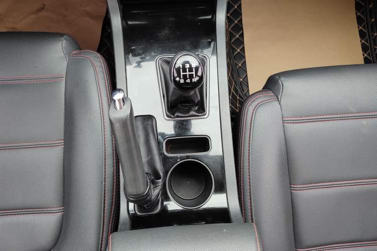 Used Yema T70 2015 Revised 1.8L Manual Elite Version Gear Lever
