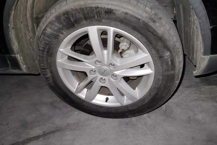Used Yema T70 2015 1.8L Manual Elite Model Right Front Wheel Hub