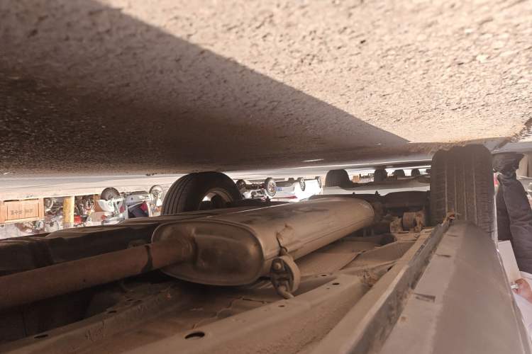 Used Yema T70 2015 1.8T CVT Flagship Model Chassis Front Right