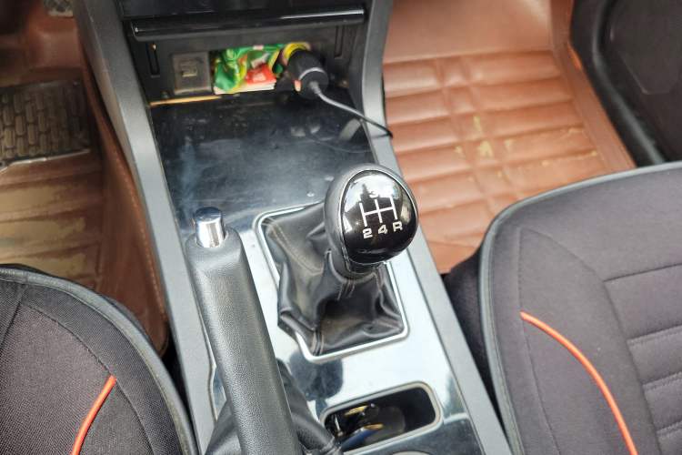 Used Yema T70 2015 1.8L Manual Comfort Model Gear Lever