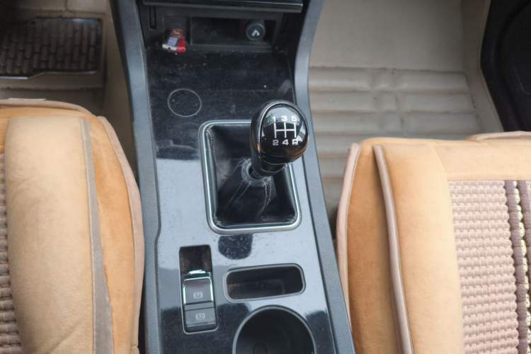 Used Yema T70 2015 1.8L Manual Comfort Model Gear Lever