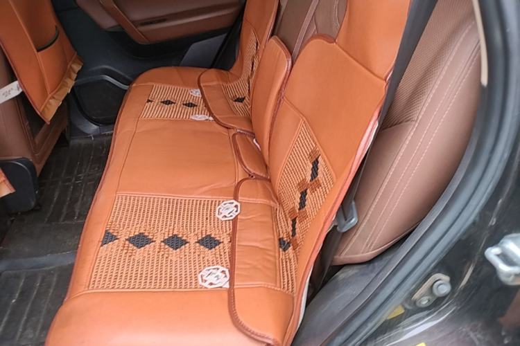 Used Yema T70 2015 Revised 1.8T CVT Elegant Version Left Rear Seat