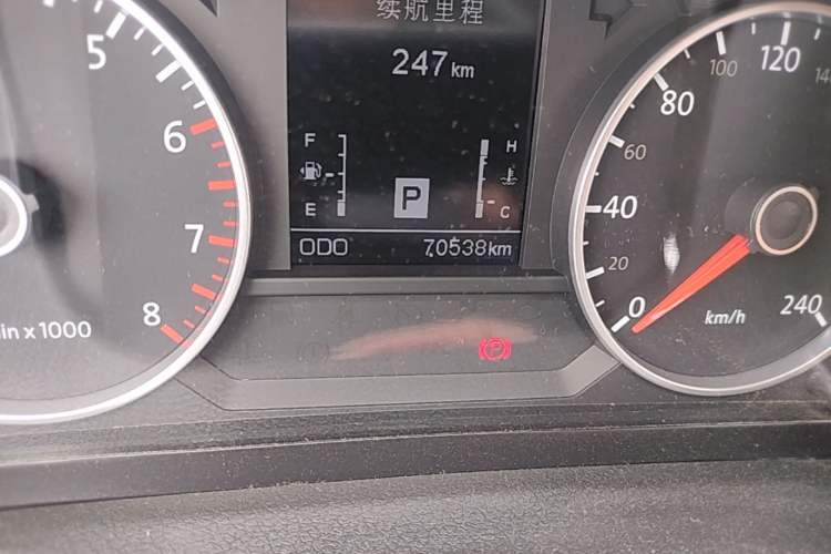 Used Yema T70 2015 Revised 1.8T CVT Elegant Version Odometer Close Up