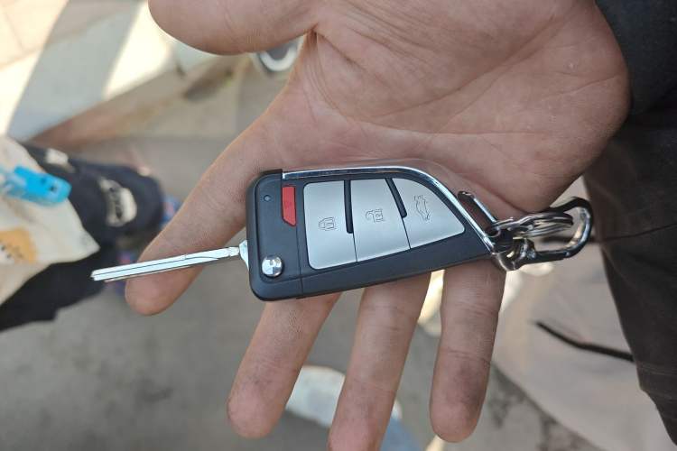 Used Yema T70 2015 1.8T CVT Flagship Model Vehicle Key