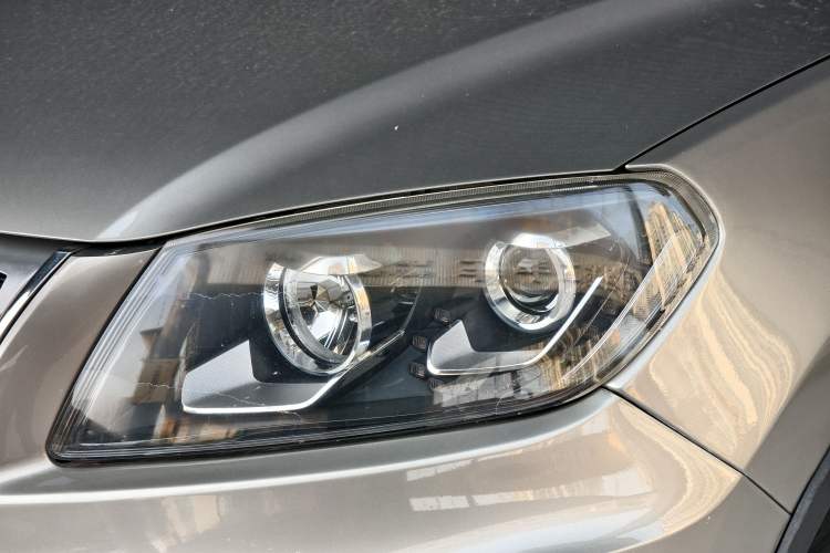 Used Yema T70 2015 Revised 1.8T CVT Elegant Version Left Front Headlight