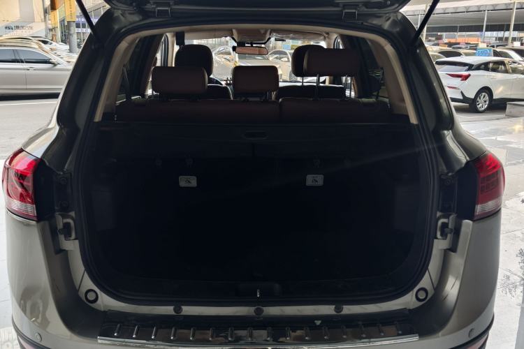 Used Yema T70 2015 Revised 1.8T CVT Elegant Version Trunk