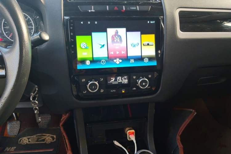 Used Yema T70 2015 1.8L Manual Elite Model Audio And AC Panel