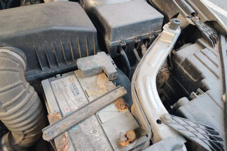 Used Yema T70 2015 1.8L Manual Elite Model Engine Bay Left