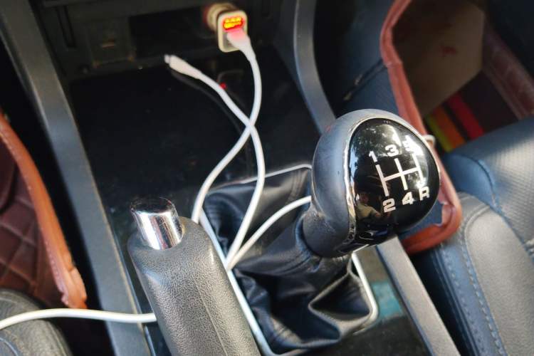 Used Yema T70 2015 1.8L Manual Elite Model Gear Lever
