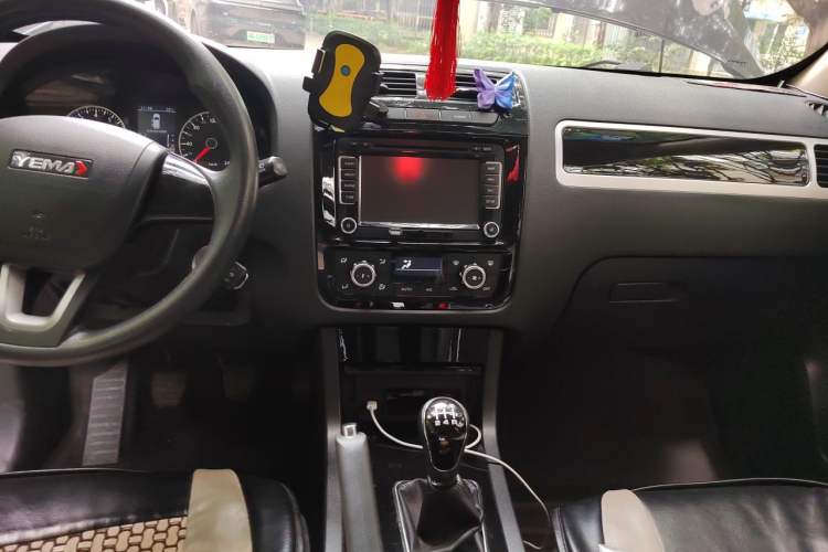 Used Yema T70 2015 1.8L Manual Elite Model Audio And AC Panel