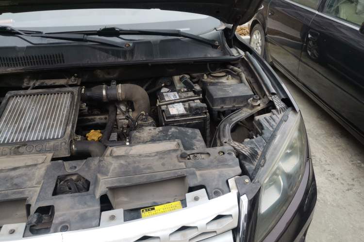 Used Yema T70 2015 1.8T CVT Smart Model Engine Bay Left