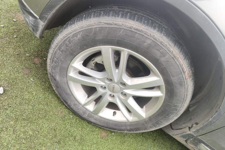 Used Yema T70 2015 Revised 1.8T CVT Elegant Version Left Front Wheel Hub
