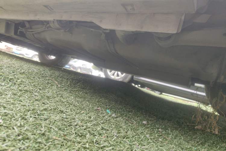 Used Yema T70 2015 Revised 1.8T CVT Elegant Version Left Side Sill
