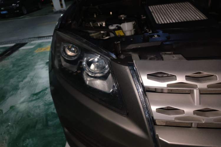 Used Yema T70 2015 1.8T CVT Elegant Model Right Front Headlight