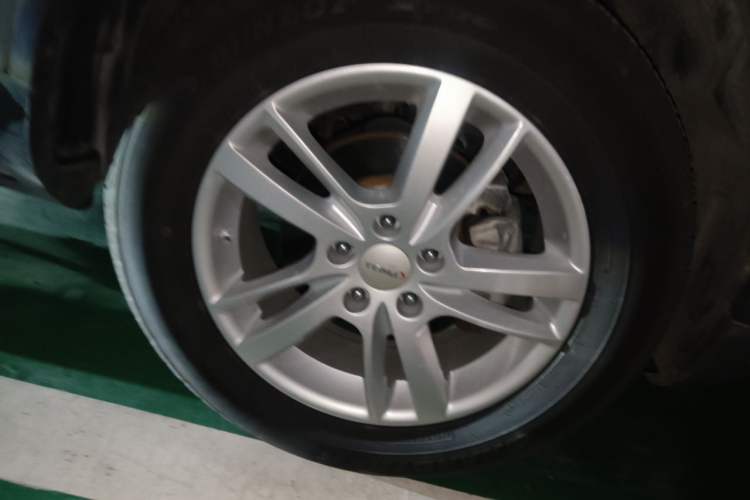Used Yema T70 2015 1.8T CVT Elegant Model Right Front Wheel Hub