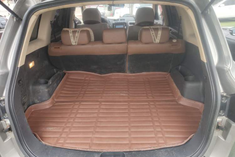 Used Yema T70 2015 Revised 1.8T CVT Elegant Version Trunk
