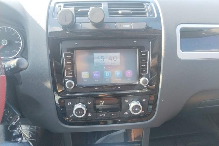 Used Yema T70 2015 1.8T CVT Smart Model Audio And AC Panel