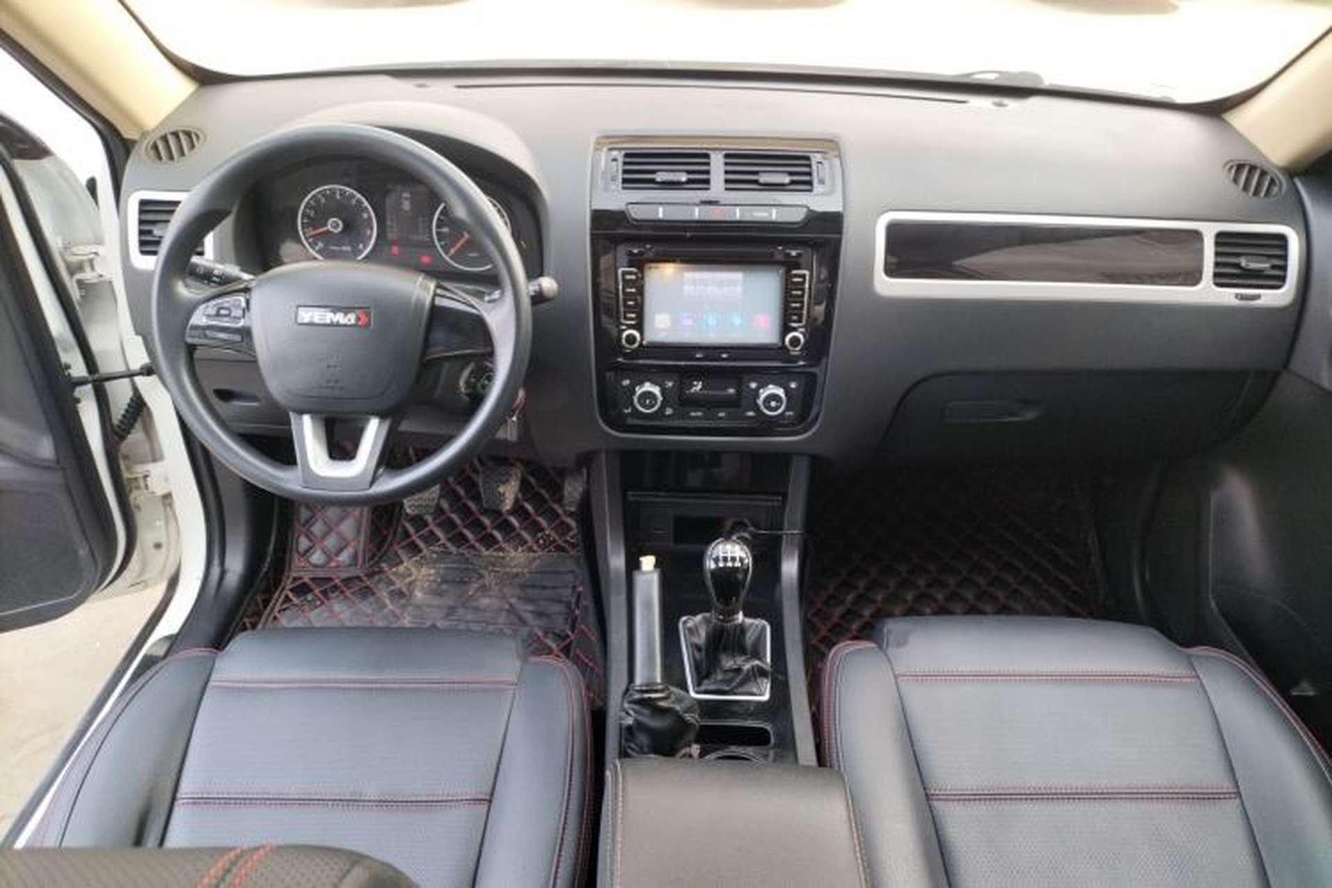 Used Yema T70 2015 1.8L Manual Luxury Model Center Console