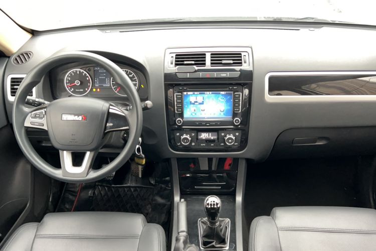 Used Yema T70 2015 1.8L Manual Elite Model Center Console