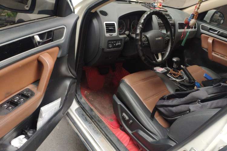 Used Yema T70 2015 Revised 1.8T CVT Elegant Version Driver Seat