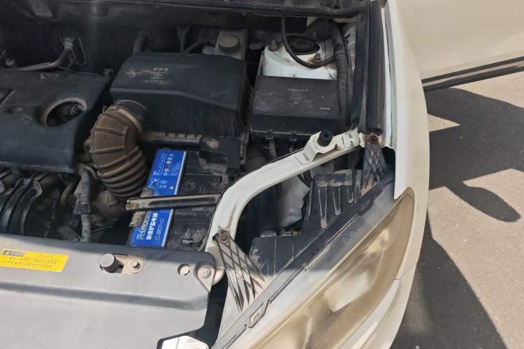 Used Yema T70 2015 1.8L Manual Luxury Model Engine Bay Left