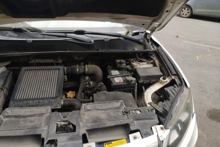 Used Yema T70 2015 Revised 1.8T CVT Elegant Version Engine Bay Left