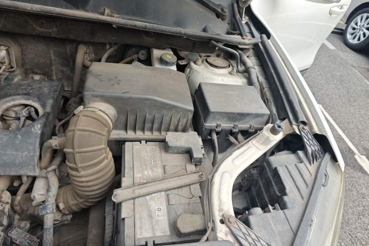 Used Yema T70 2015 Revised 1.8L Manual Elite Version Engine Bay Left