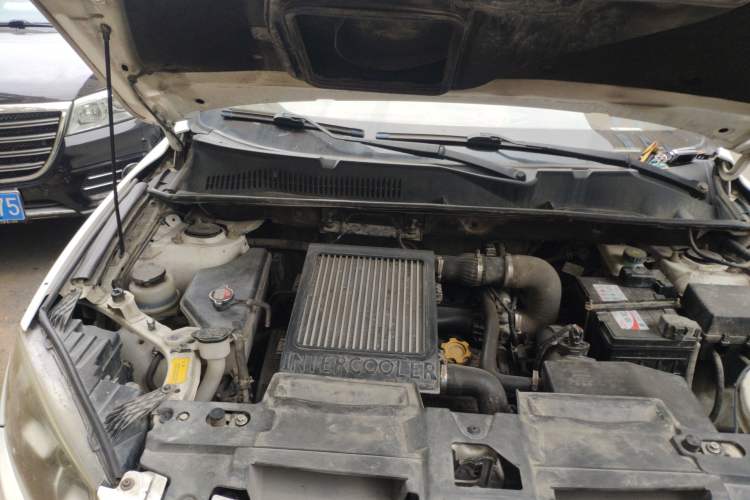 Used Yema T70 2015 Revised 1.8T CVT Elegant Version Engine Bay Right