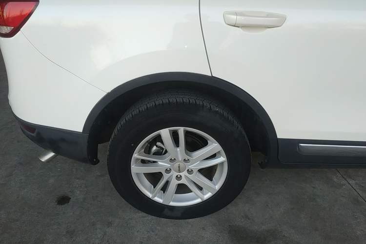 Used Yema T70 2015 1.8L Manual Elite Model Exterior 8
