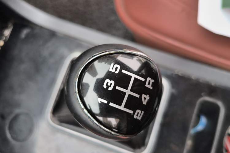 Used Yema T70 2015 Revised 1.8L Manual Elite Version Gear Lever