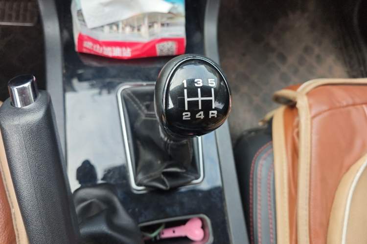 Used Yema T70 2015 Revised 1.8L Manual Elite Version Gear Lever