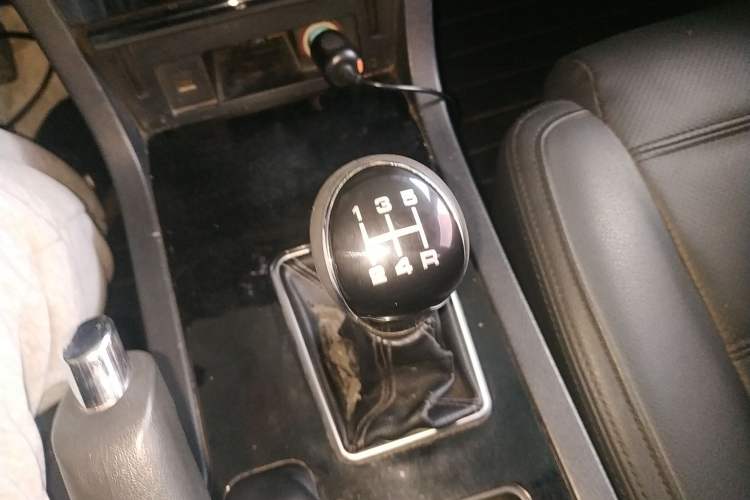 Used Yema T70 2015 1.8L Manual Elite Model Gear Lever