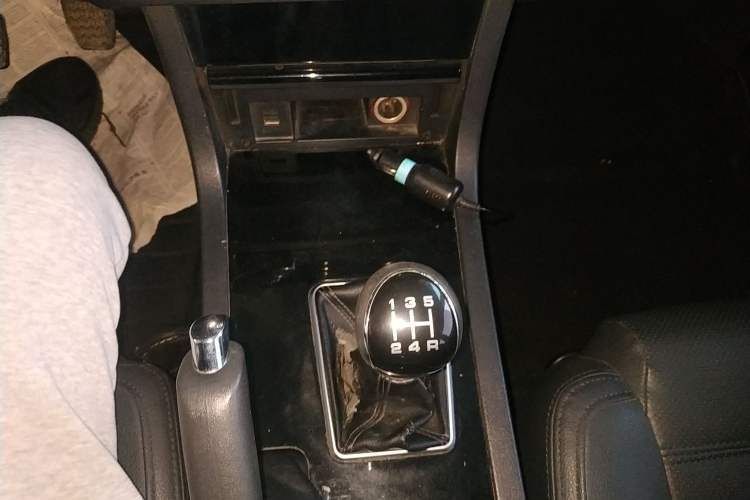 Used Yema T70 2015 1.8L Manual Elite Model Gear Lever