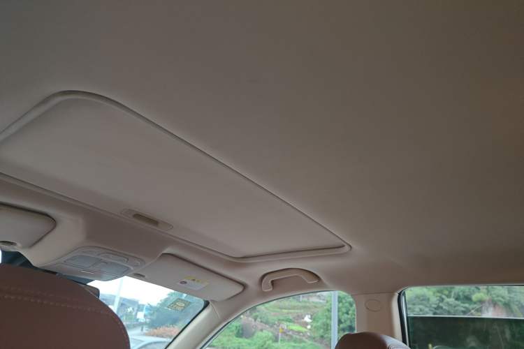 Used Yema T70 2015 Revised 1.8T CVT Elegant Version Headliner